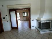Villetta a schiera in vendita di 223 m² in Via Peratonda