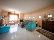 Villetta a schiera in vendita di 247 m² in Via Rina...