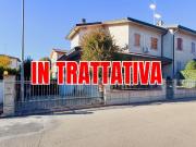 Villetta a schiera in vendita di 264 m² in Via del Rovere