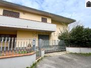 Villetta a schiera in vendita di 270 m² in Via Donica