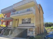 Villetta a schiera in vendita di 280 m² in Via Adige, 12