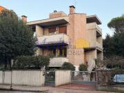 Villetta a schiera in vendita di 300 m² in Via E. Curiel, 36