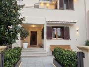 Villetta a schiera in vendita di 350 m² in Via Reggio...