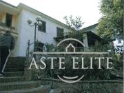 Villetta a schiera in vendita di 373 m² in Via Lauro, 6