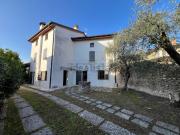 Villetta bifamiliare in affitto di 350 m²