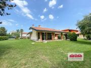 Villetta bifamiliare in affitto di 370 m² in Via Lacedelli