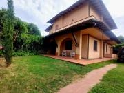 Villetta bifamiliare in vendita a Forte dei Marmi 200 mq...