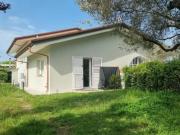 Villetta bifamiliare in vendita a Ronchi Massa 120 mq...