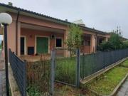 Villetta bifamiliare in vendita di 110 m² in Via Sabina Sud