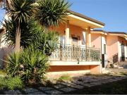 Villetta bifamiliare in vendita di 111 m² in Via Napoli, 142