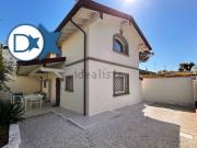 Villetta bifamiliare in vendita di 117 m² in Via S. Stagi, 6