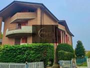 Villetta bifamiliare in vendita di 120 m² in Via Bassetta