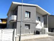 Villetta bifamiliare in vendita di 120 m² in Via Lorenzini