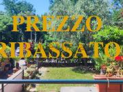 Villetta bifamiliare in vendita di 122 m² in Via Flacca