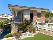 Villetta bifamiliare in vendita di 130 m² in Via del Lampin