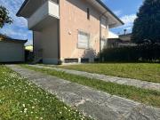 Villetta bifamiliare in vendita di 140 m² in Via Adua