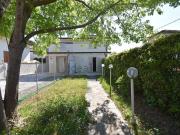 Villetta bifamiliare in vendita di 143 m² in Via Ugo Foscolo