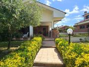 Villetta bifamiliare in vendita di 145 m² in Via Poggio...