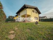 Villetta bifamiliare in vendita di 150 m² in Via Bisbino