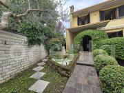 Villetta bifamiliare in vendita di 150 m² in Via Liguria, 4