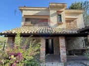 Villetta bifamiliare in vendita di 151 m² in Via Valle...