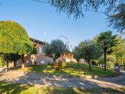 Villetta bifamiliare in vendita di 153 m² in Via V....