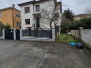 Villetta bifamiliare in vendita di 160 m² in Via Lucindo...