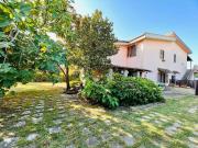 Villetta bifamiliare in vendita di 160 m² in Via Ponza