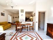 Villetta bifamiliare in vendita di 160 m² in Via Regina...