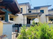 Villetta bifamiliare in vendita di 160 m² in Via Taglia V