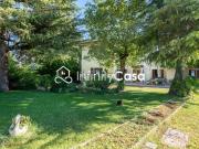 Villetta bifamiliare in vendita di 162 m² in Via Lucio III