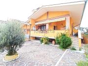 Villetta bifamiliare in vendita di 166 m² in Via Alfredo...