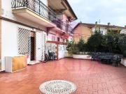 Villetta bifamiliare in vendita di 168 m² in Via Mantegna