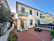 Villetta bifamiliare in vendita di 170 m² in Via Roma...