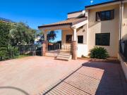 Villetta bifamiliare in vendita di 170 m² in Via Turchia