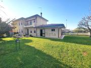 Villetta bifamiliare in vendita di 175 m² in Vicolo Montello