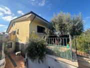 Villetta bifamiliare in vendita di 180 m² in Via Appiano