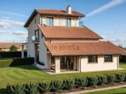 Villetta bifamiliare in vendita di 180 m² in Via Colle...