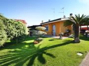 Villetta bifamiliare in vendita di 180 m² in Via Didone