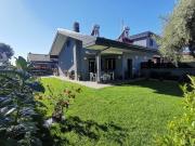 Villetta bifamiliare in vendita di 180 m² in Via Poggio...