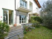 Villetta bifamiliare in vendita di 180 m² in Via Silvio...