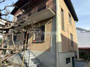 Villetta bifamiliare in vendita di 180 m² in Via Tonale, 24