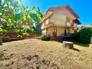 Villetta bifamiliare in vendita di 185 m² in Via Poggio...
