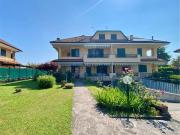 Villetta bifamiliare in vendita di 193 m² in Via Sandro...