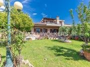 Villetta bifamiliare in vendita di 196 m² in Via Alfredo...