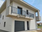 Villetta bifamiliare in vendita di 196 m² in Via Roma