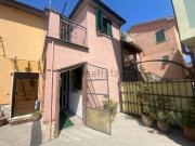 Villetta bifamiliare in vendita di 200 m² in Via Cisa...