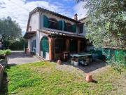 Villetta bifamiliare in vendita di 200 m² in Via di Carcheri