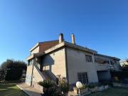 Villetta bifamiliare in vendita di 200 m² in Via Lago di...