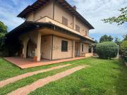 Villetta bifamiliare in vendita di 200 m² in Via Provinciale